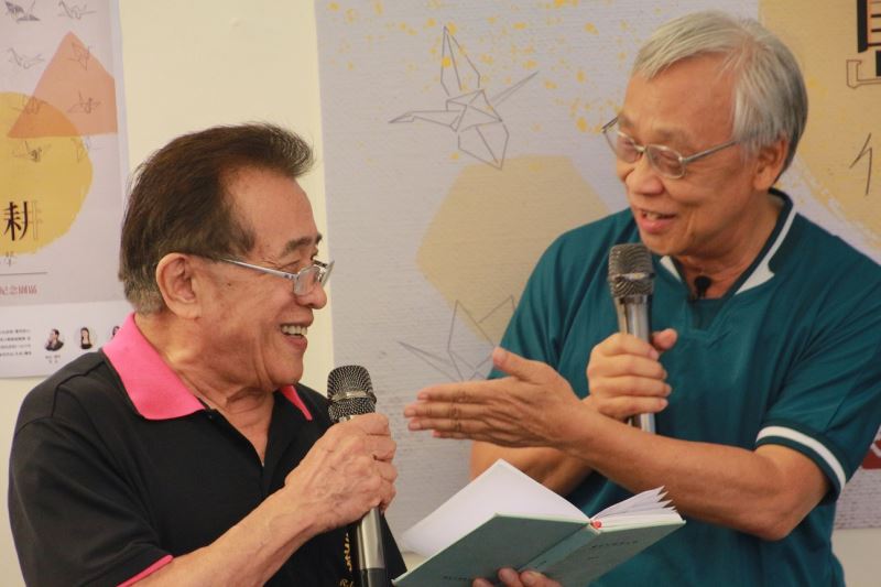 圖_陳中統前輩(左)出席島嶼聲耕分享臺灣民主運動