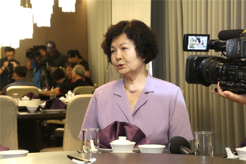 受難者家屬藍芸若女士向媒體傳達白色恐怖獄外之囚的生長艱辛