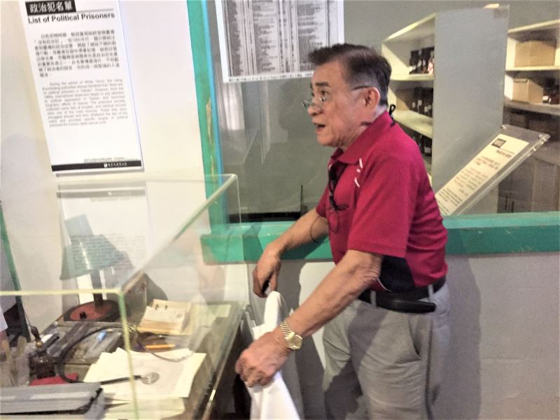 圖2__陳中統前輩重返景美看守所醫務室講述當年擔任外役醫師遭遇