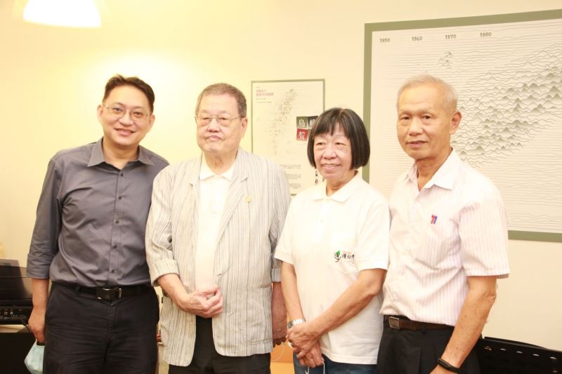 圖3_艾文老師與手場音樂工作坊主講者合影_IMG_5970