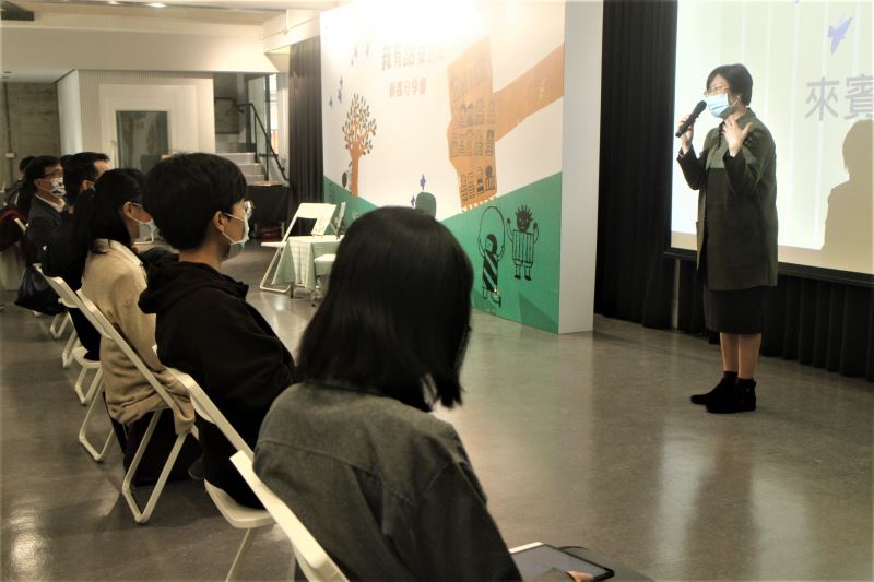 玉山社總編輯魏淑貞致詞
