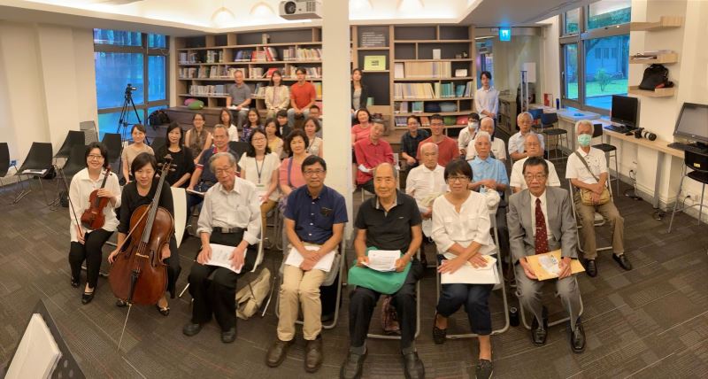 島嶼聲耕出席前輩、音樂演出者等與會者合影