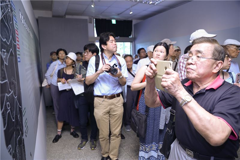 政治受難者及媒體朋友參訪臺灣監獄島不義遺址特展