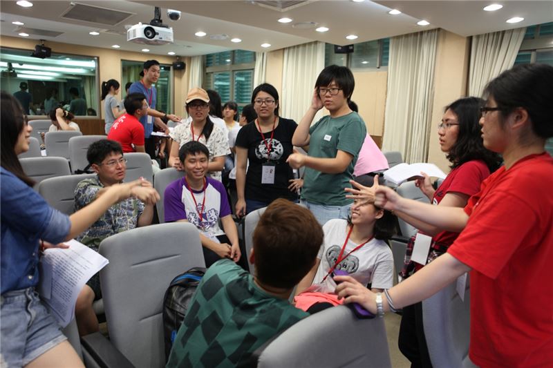 5月18日正逢國際博物館日,學員思辨人權博物館在轉型正義工作中所扮演的角色。