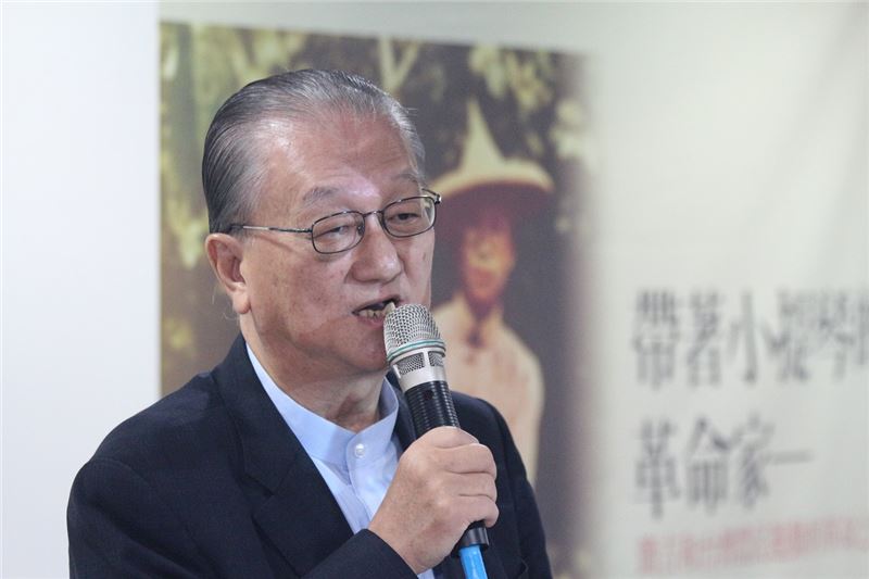 簡吉先生公子大眾教育基金會董事長簡明仁先生致詞