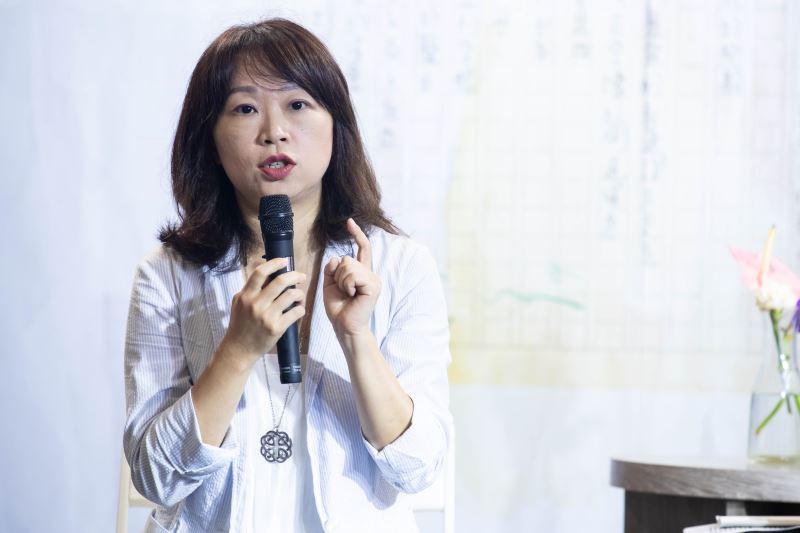 主編之一胡淑雯