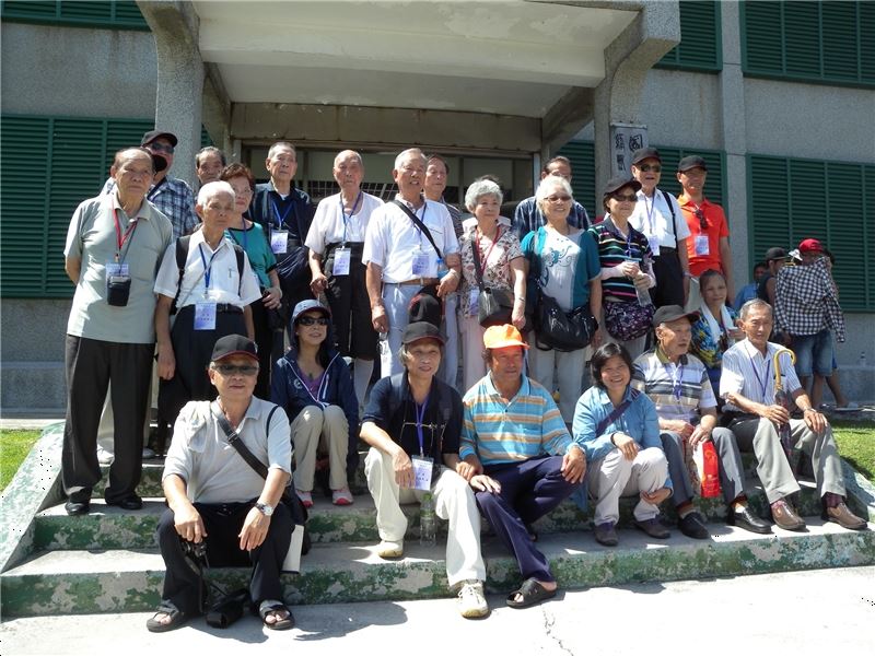 受難者及家屬合影