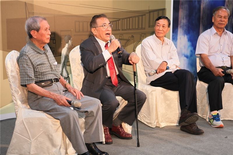 政治受難者分享仁愛樓看守所外役的一天(左起辛俊明,陳中統,劉秀明,簡中生)