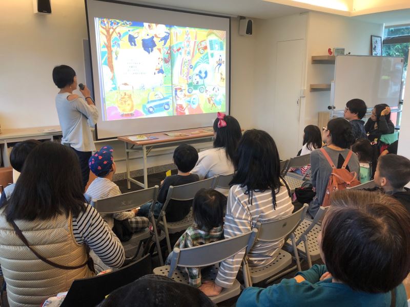 從聆聽故事、圖像創作及有聲書編輯等方向帶領孩子們做出自己的數位小書