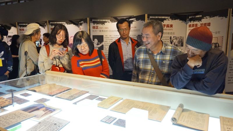 以豐富的史料訴說當年政治受難新聞人的故事