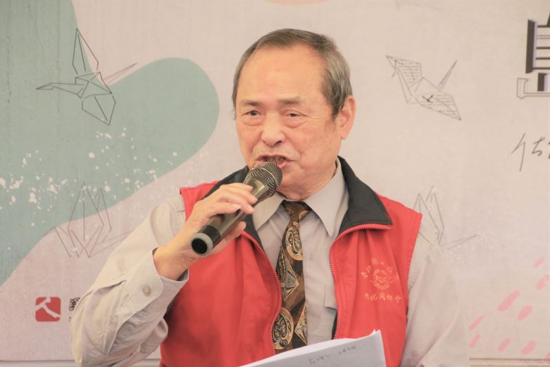 圖4_洪武雄前輩常在綠洲山莊彈唱吉他哼唱《慈祥的爸爸》思念家人_IMG_4131