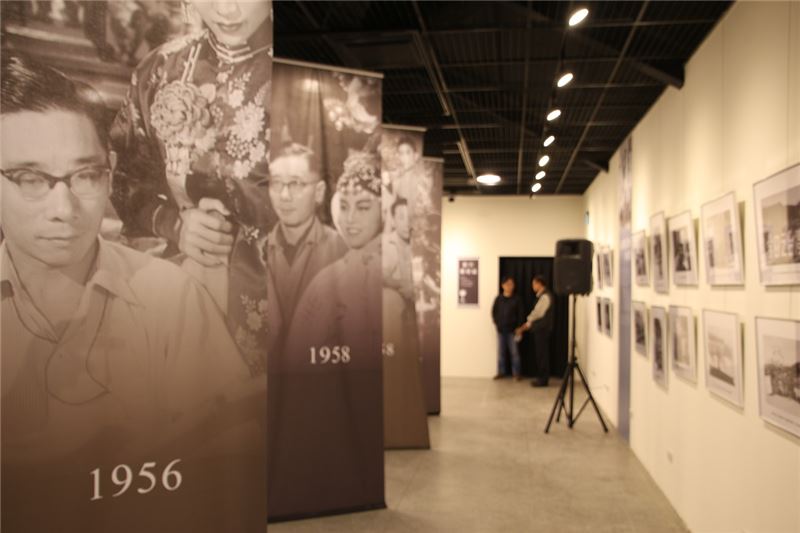 白克導演的一生特展現場以巨幅布幔重現當年台語電影拍攝現場