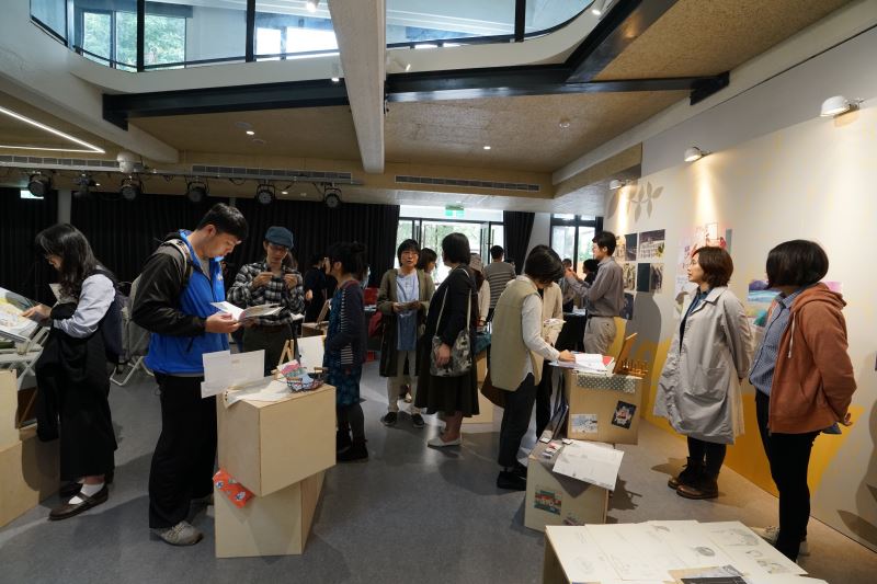 創作者與出版社熱絡相談