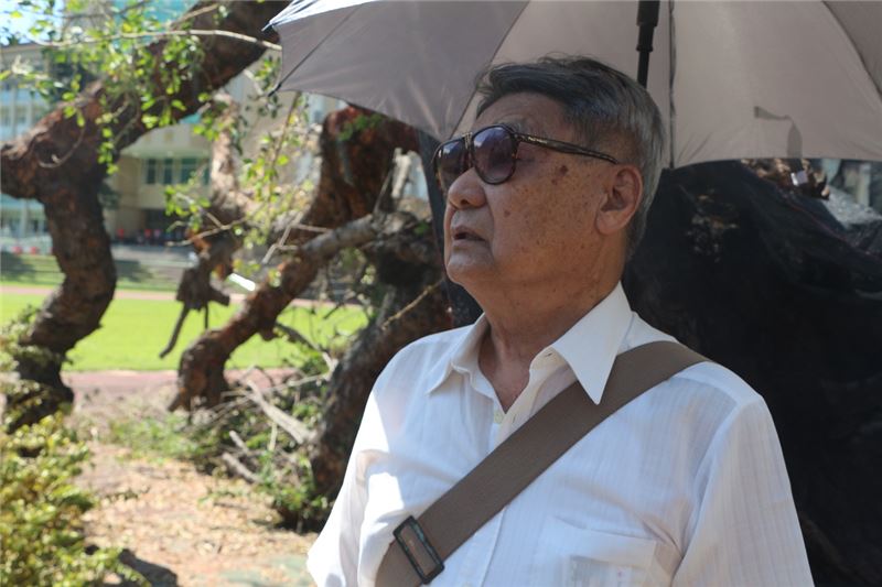 郭振純前輩8月14日會勘金龜老樹時,想起難友丁窈窕遭遇仍充滿感傷。