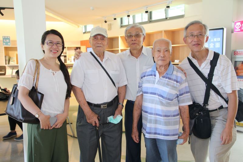 圖5__受難者毛扶正、陳欽生及親友們出席18海浬的思念音樂工作坊