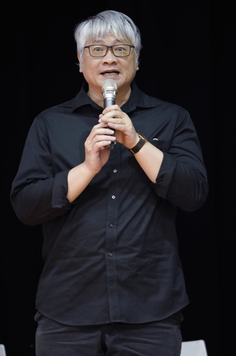 本套書主編之一童偉格