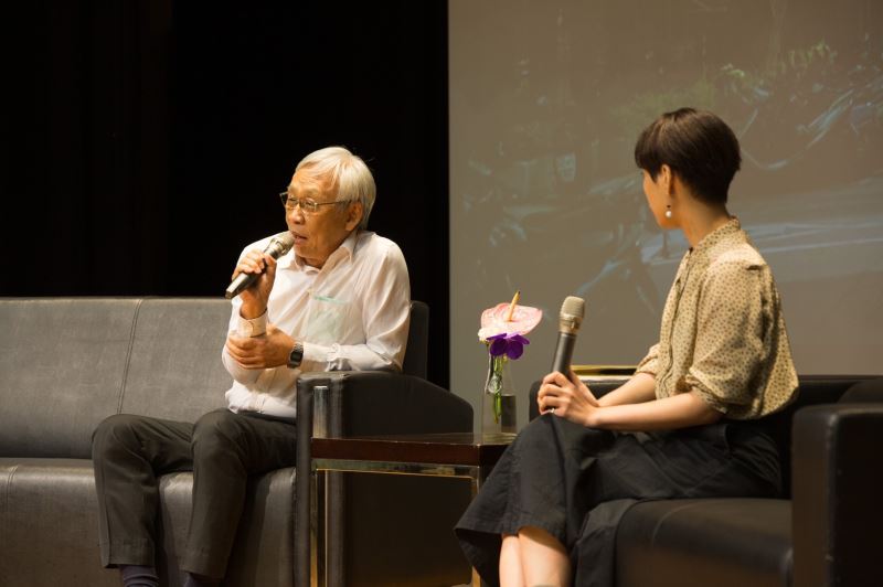 白色恐怖見證者陳欽生(左)分享自身無家者經歷