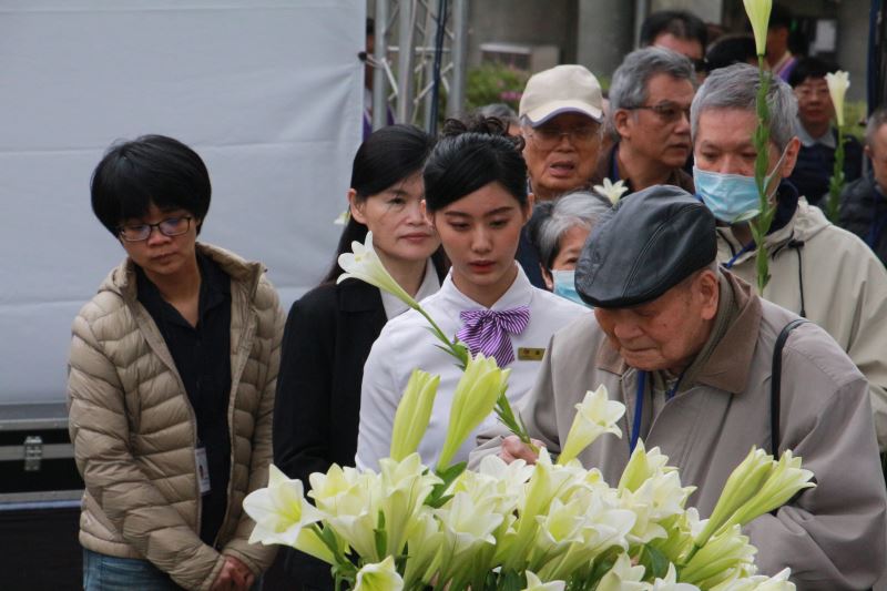 圖2_蘇玉鑑前輩(右)將分享綠島新生訓導處伙食採買的獄中生活點滴