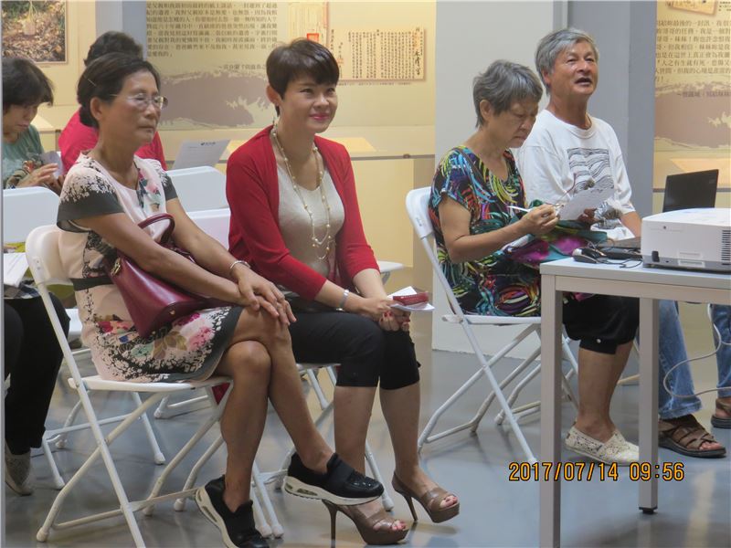 台南市文化局周雅菁副局長(左2)與貴賓合影