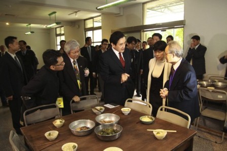 馬英九總統與龍應台部長參觀仁愛樓復原展示1