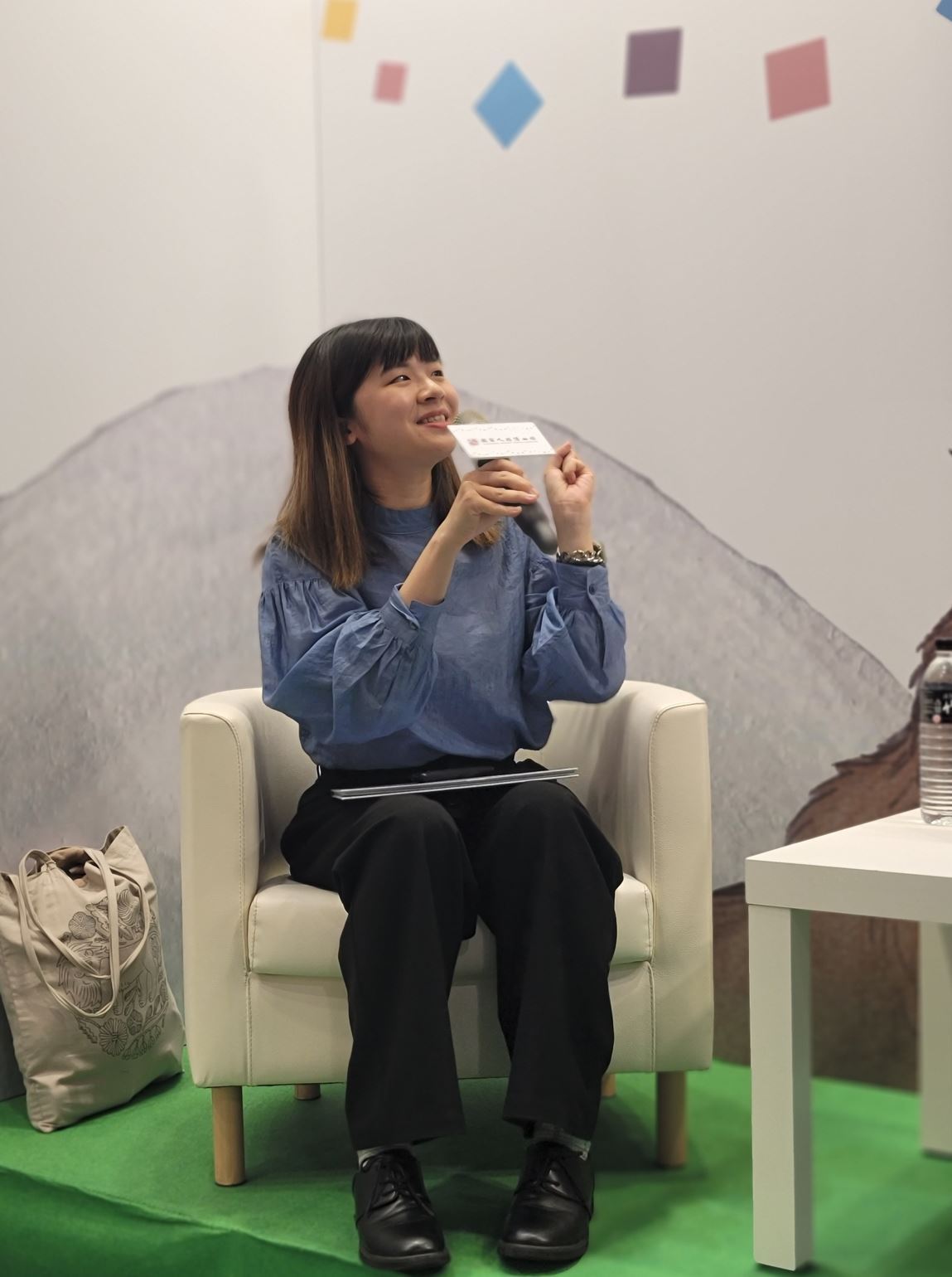 人權繪本讀書會《翻頁之後》作家 芳安