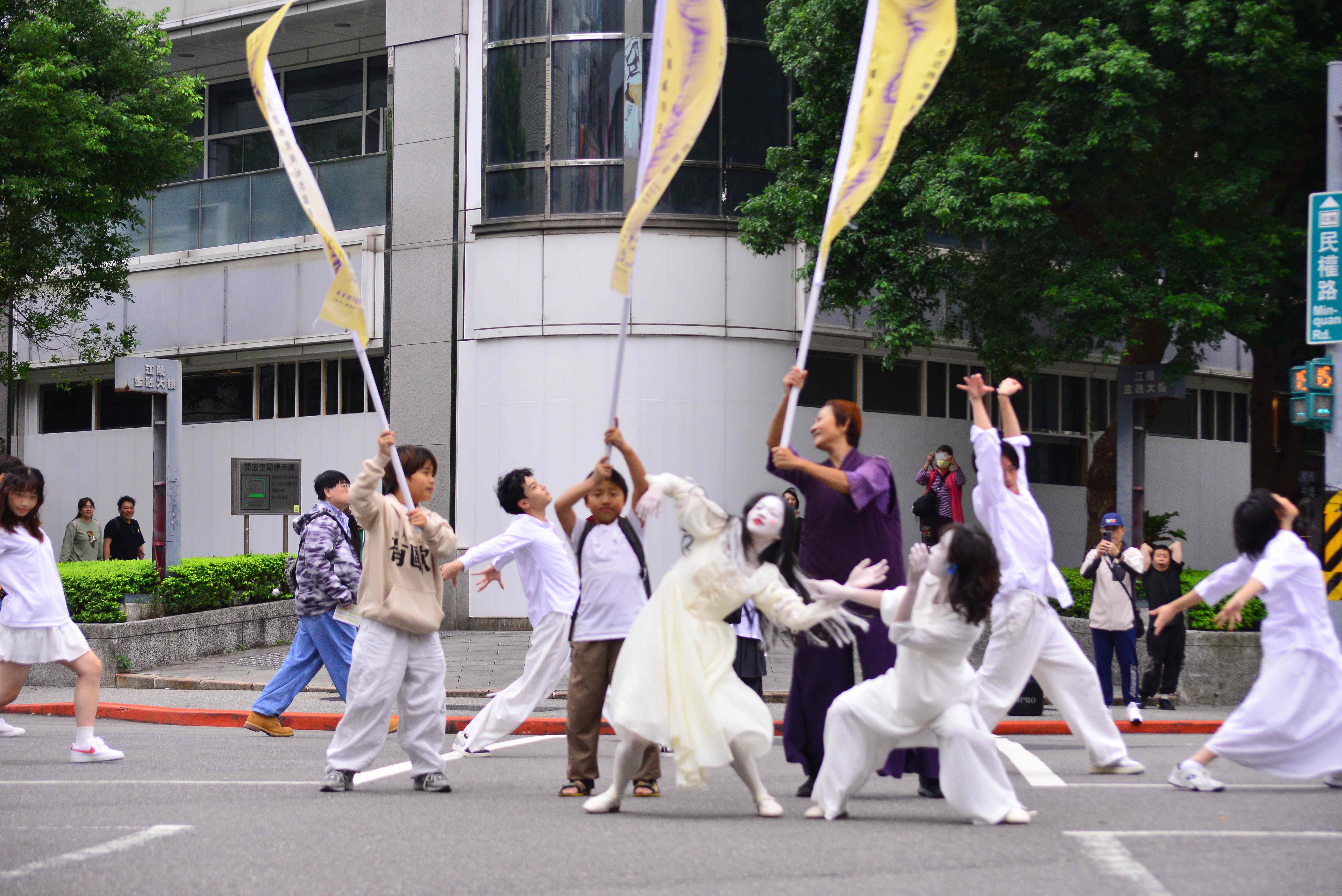 人權藝術生活節「眾生眾聲」街頭行動劇場。