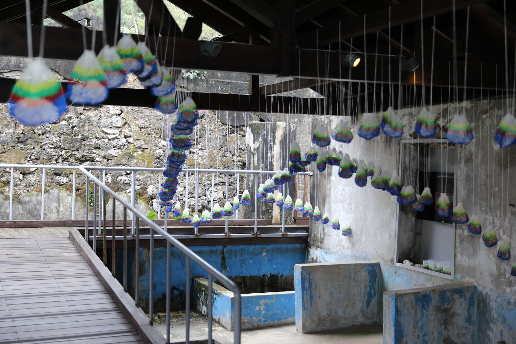 張恩滿〈Rawus Tjuljaviya 與表姐們〉作品一景