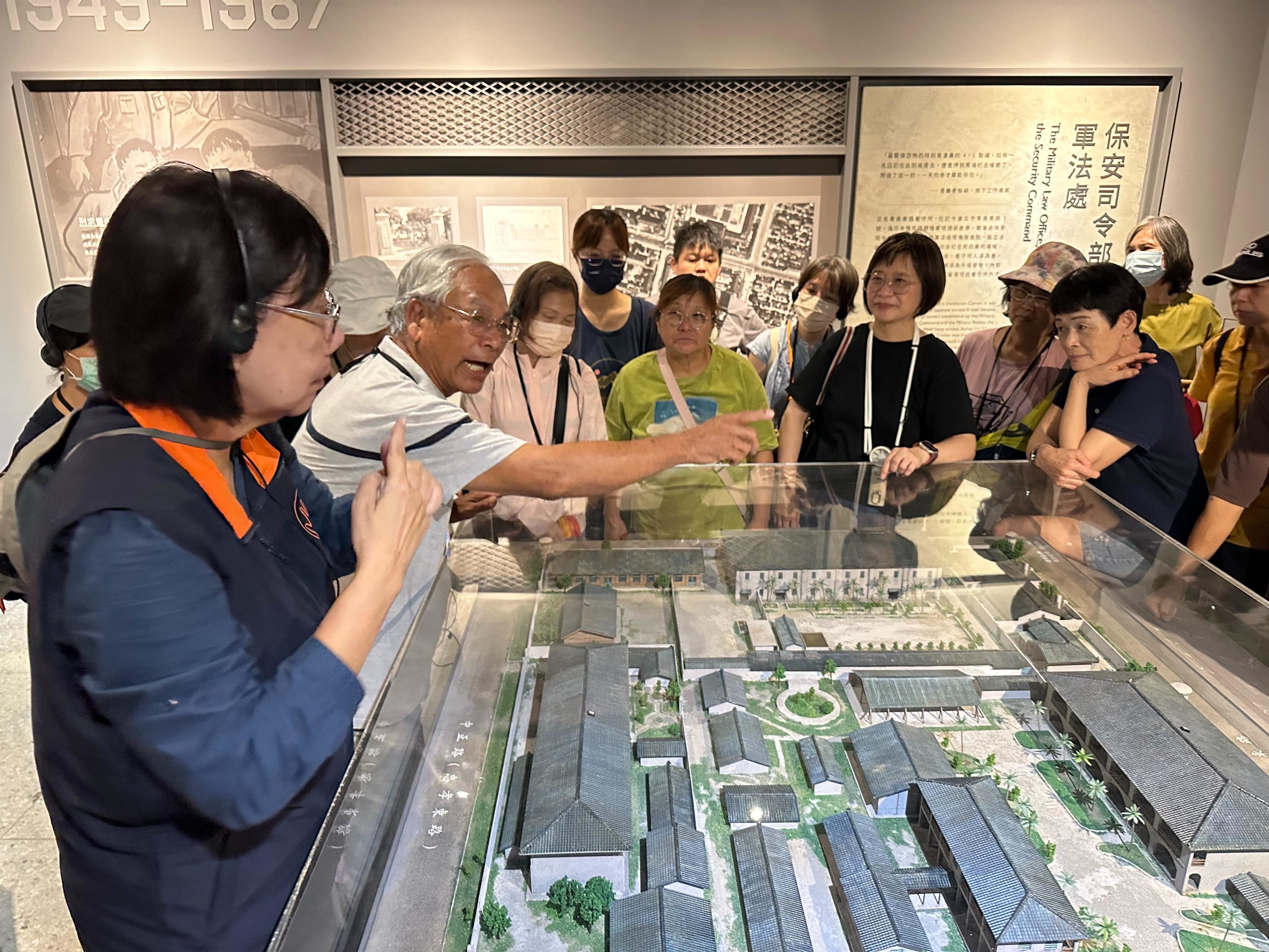 簡中生前輩講述1960年代被關押在青島東路軍法處看守所押房的真實景象。