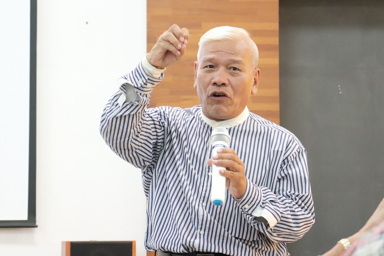 臺糖公司研究所孫世欽研究員分享臺灣糖業發展以及戰後威權統治帶來的白色恐怖歷史。