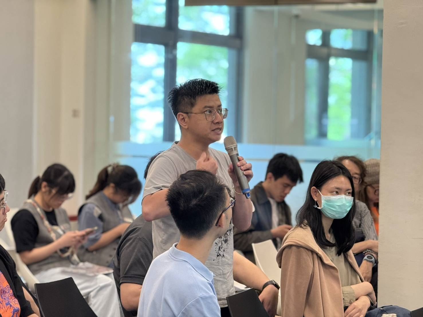 與會民眾踴躍發表講座心得與講者交流他們眼中的香港核心價值